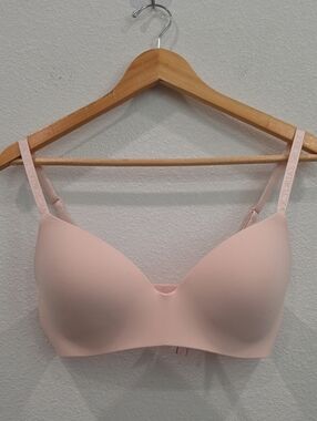Victoria's Secret Light Pink T-Shirt Bra, Lightly Lined, Wireless, 34D